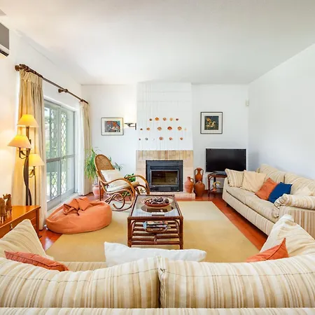 Quadradinhos 38q 4 Bedrooms Private Pool Short Walk To The And Praca Vale do Lobo