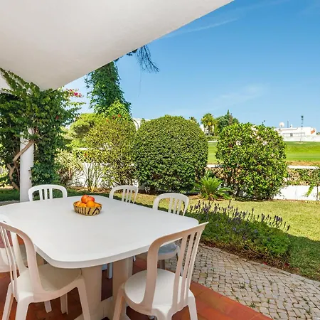 Quadradinhos 38q 4 Bedrooms Private Pool Short Walk To The And Praca Villa *