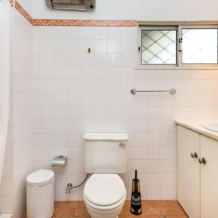 Quadradinhos 38q 4 Bedrooms Private Pool Short Walk To The * ואלה דה לובו