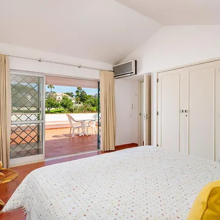 Quadradinhos 38q 4 Bedrooms Private Pool Short Walk To The וילה
