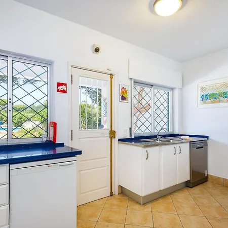 וילה Quadradinhos 38q 4 Bedrooms Private Pool Short Walk To The ואלה דה לובו
