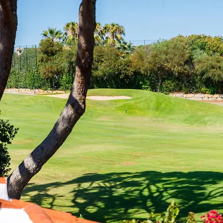 Quadradinhos 38q 4 Bedrooms Private Pool Short Walk To The Vale do Lobo