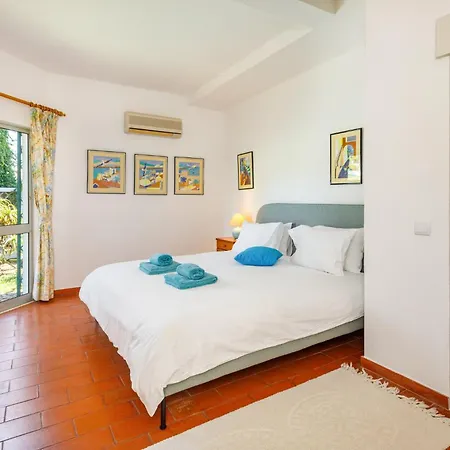 Quadradinhos 38q 4 Bedrooms Private Pool Short Walk To The * Vale do Lobo